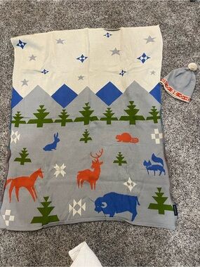 Pendleton Green and Gray Knit blanket with Tree Motif and beanie.
